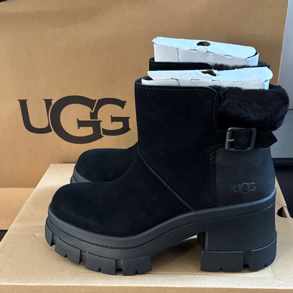 UGG BROOKLYN BUCKLE PLATFORM BOOTS IN BLACK SZ 8.5, 9 NEW IN BOX